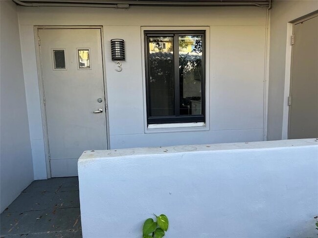 Building Photo - 1605 E Broward Blvd