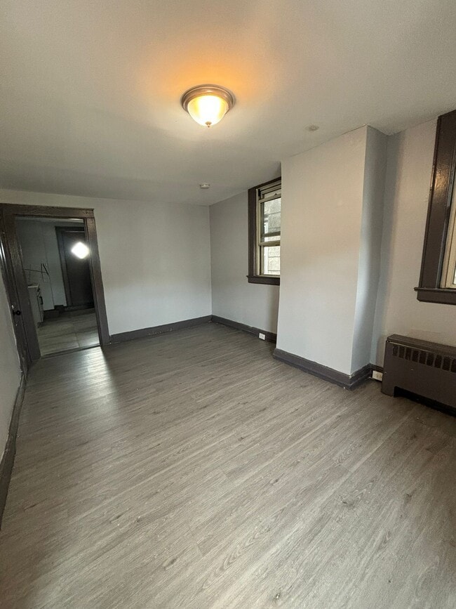 Building Photo - 153 Garside St