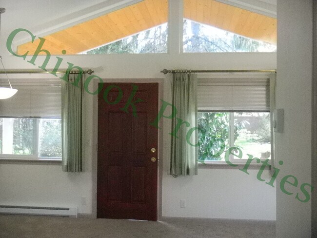 Foto del edificio - 2 Bedroom Cottage in Southeast Eugene