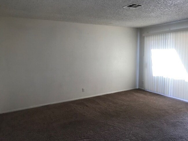 Building Photo - 2 br, 2 bath House - 221 N. LAMB BLVD #A