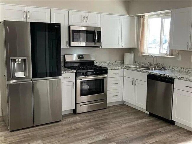 Building Photo - Fairfax Homes