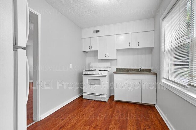 Building Photo - 1431 Nightingale Rd