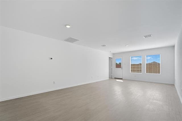 Building Photo - 421 Finch Cir