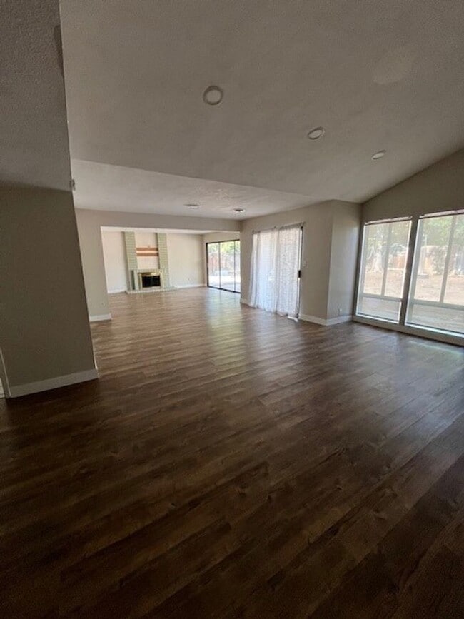 Foto del edificio - 7009 Ranch House Rd