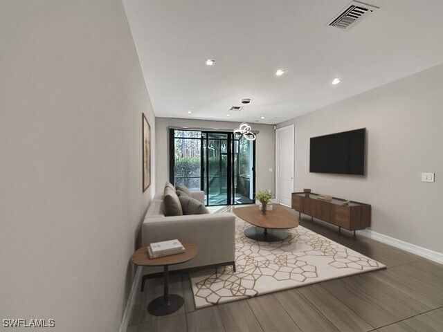 Foto del edificio - 7324 Rockefeller Dr