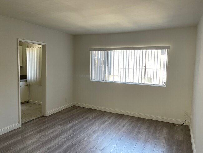 Foto del edificio - Westwood Plaza Apartments