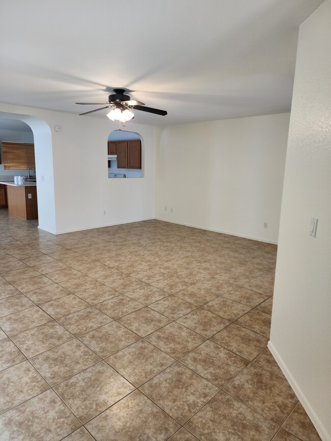 Building Photo - 13514 E Diablo Creek Dr