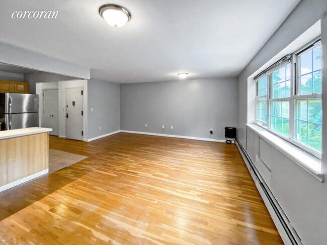 Building Photo - 1676 Bergen St