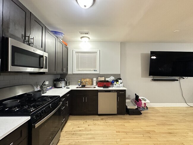 Foto del edificio - 364 N Hamlin Ave