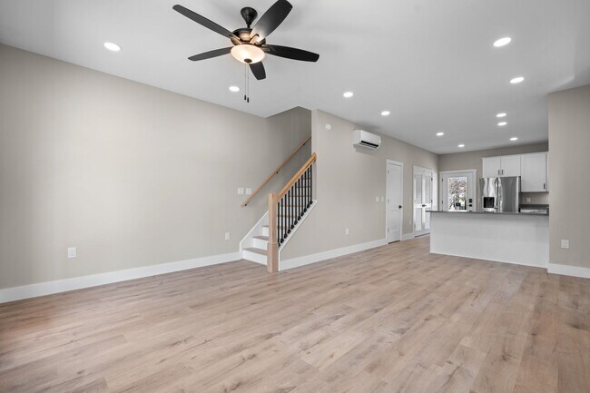 Foto del edificio - 18 Cottage Ct