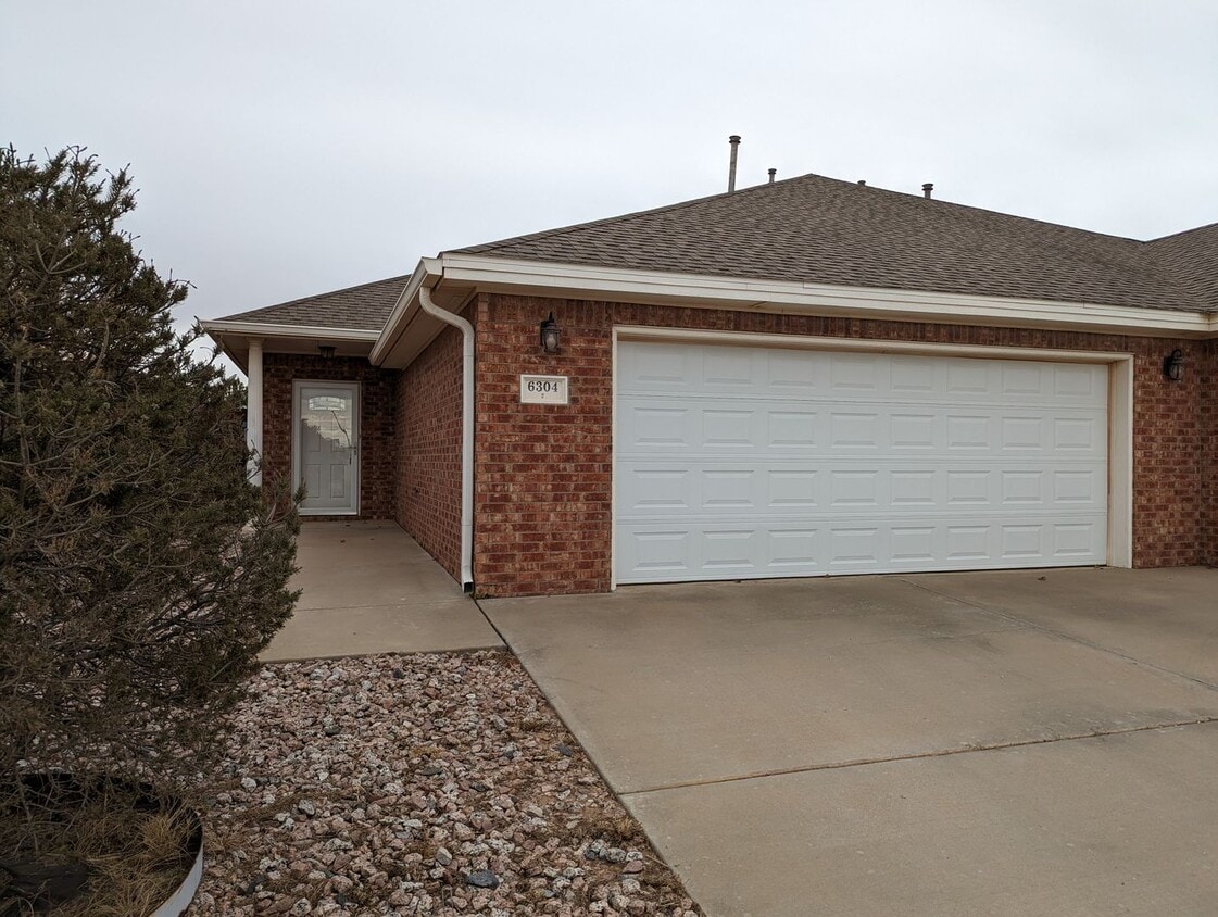 Primary Photo - High-end Duplex in Frenship District