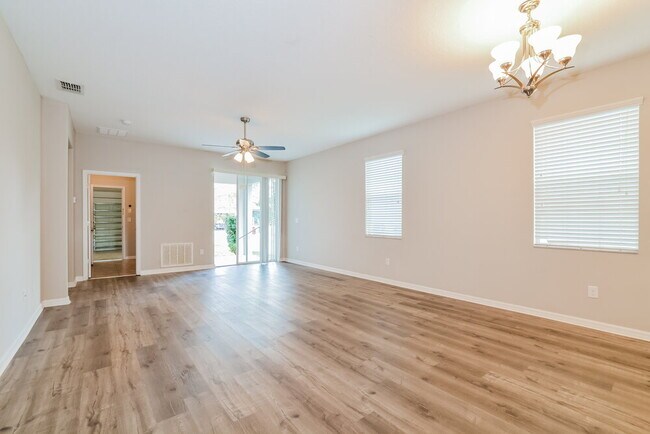 Foto del edificio - 6841 Goldflower Ave