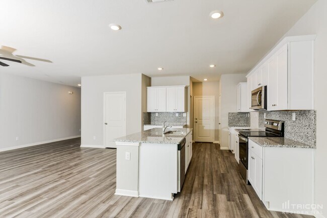 Building Photo - 14330 Palm Ridge San Antonio TX