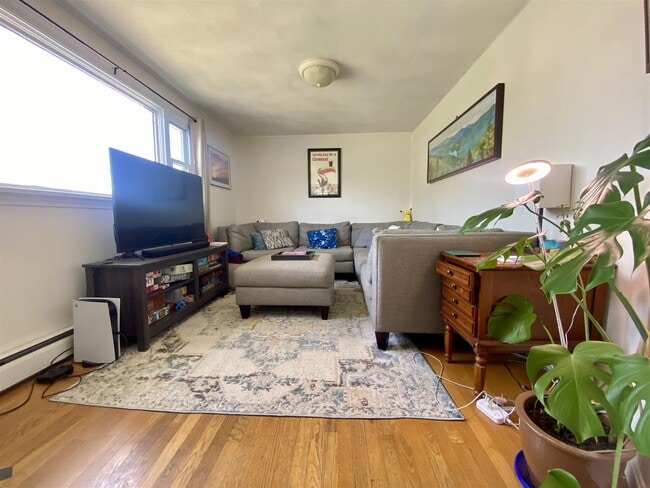 Building Photo - 87 Summer St