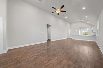 Building Photo - 217 Pinnacle Ln