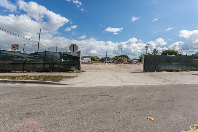 Building Photo - Vista Del Sol