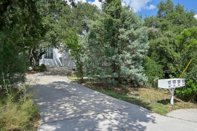 Foto del edificio - 1208 Woodland Ave