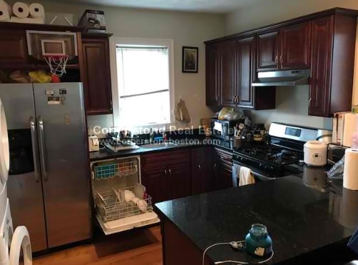 Building Photo - 1293 Cambridge St