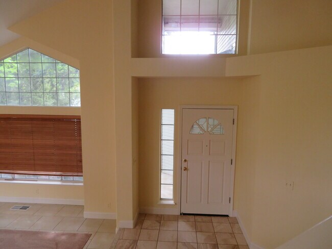 Building Photo - 3212 Bear Creek Dr