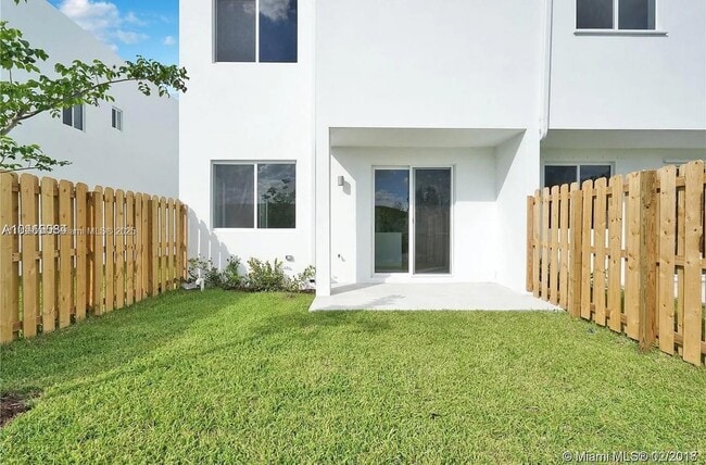 Building Photo - 7231 NW 103rd Path