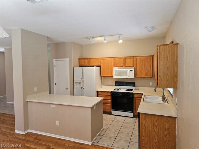 Foto del edificio - 9362 Coral Berry St