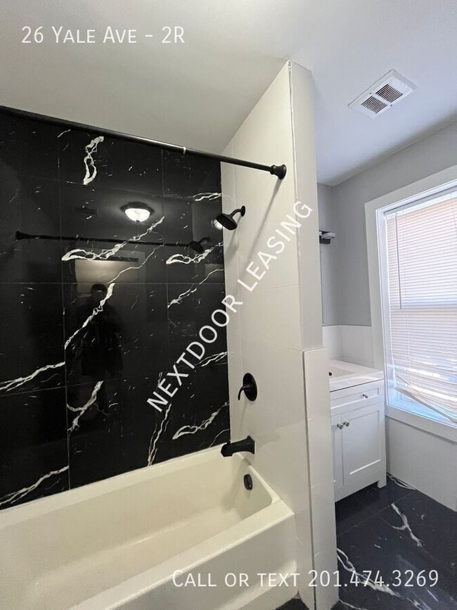 Building Photo - 26 Yale Ave