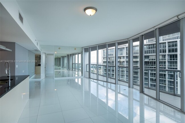 Foto del edificio - 495 Brickell Ave