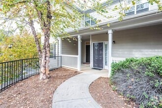 Building Photo - 8102 Woodland Ln