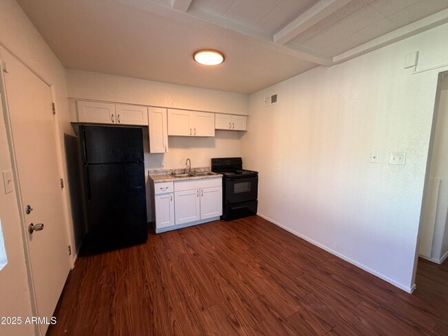 Foto del edificio - 6802 W Glendale Ave