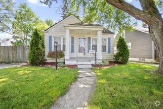 Building Photo - 2226 E Farnum Ave