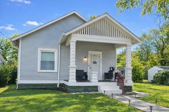 Building Photo - 3211 Dumesnil St