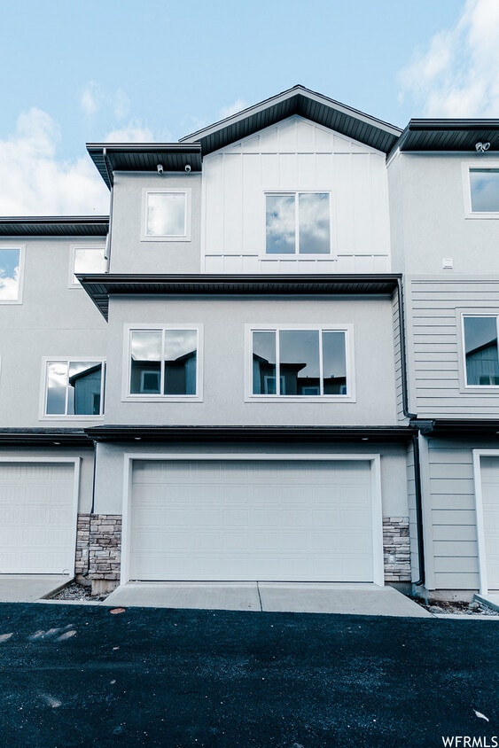 Primary Photo - 665 E 730 N