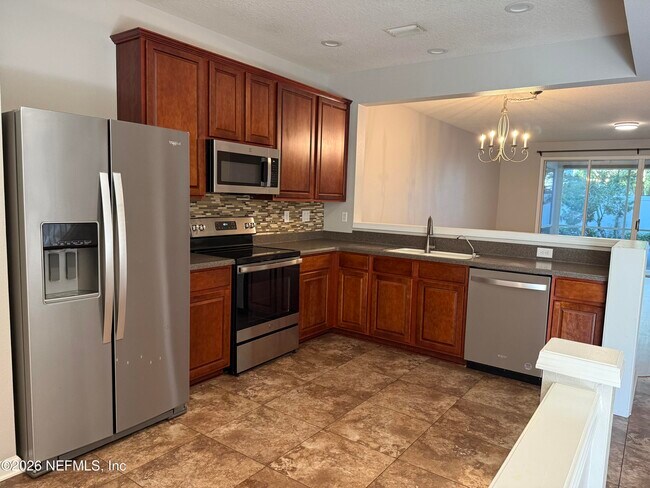 Foto del edificio - 4180 Crownwood Dr