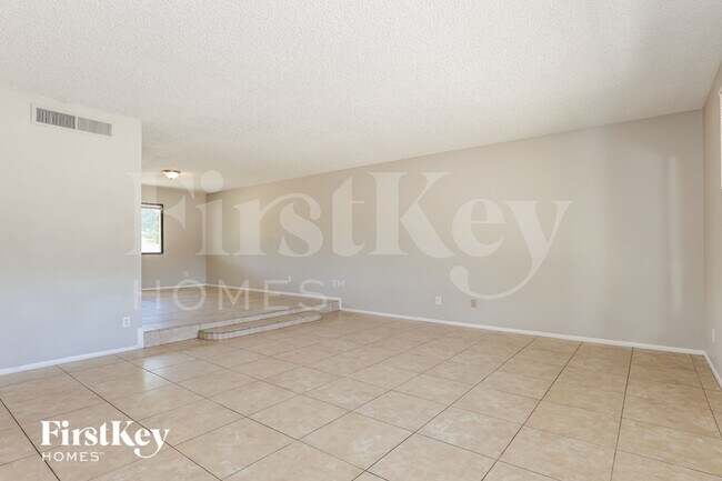 Foto del edificio - 4501 S Forest Ave