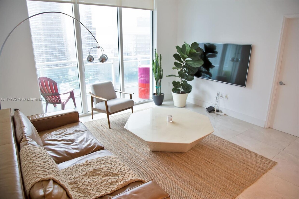 Primary Photo - 951 Brickell Ave