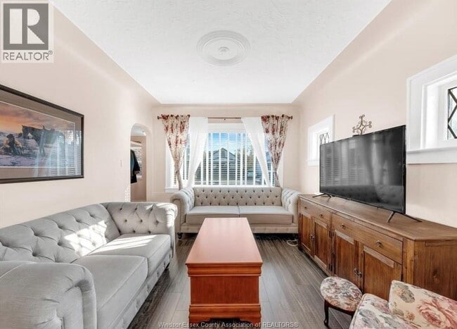 Building Photo - 2257 Charl Ave