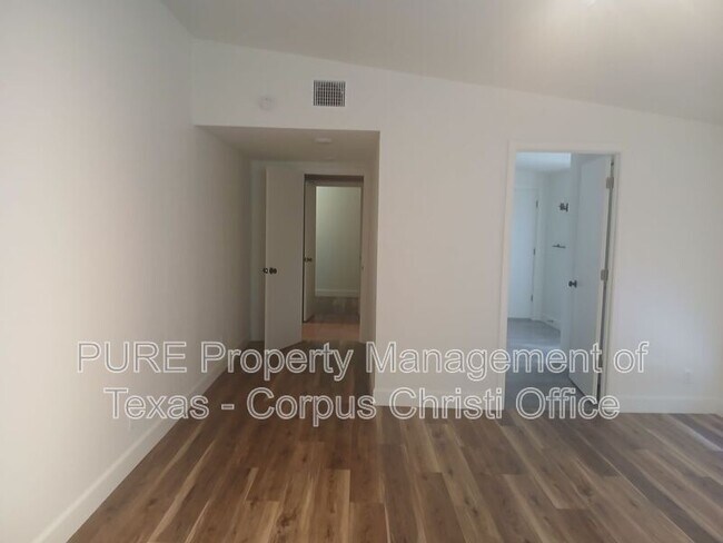 Foto del edificio - 730 Bradshaw Dr
