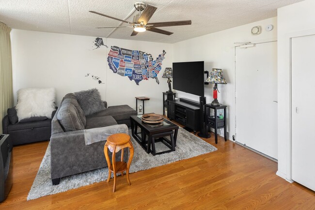 Photo - Keoni Ana in Waikiki - 2 Bedroom 1.5 Bath and 2 Parking Stalls! Apartment