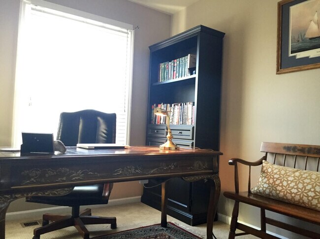 Building Photo - 5659 Ridge View Dr