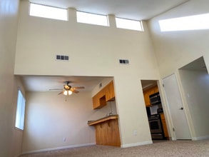 Building Photo - 500 White Ln