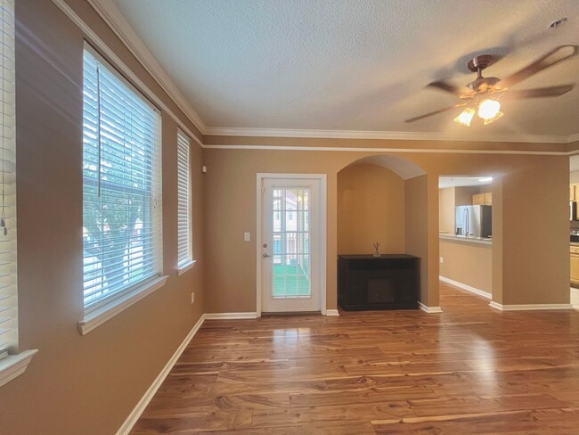 Foto del edificio - 2 Bedroom 2.5 Bathroom Condo in Highly Des...