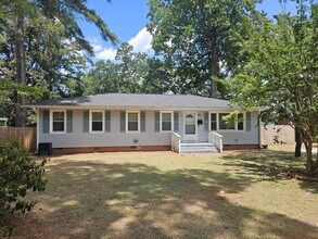 Building Photo - 1818 Cherokee Dr