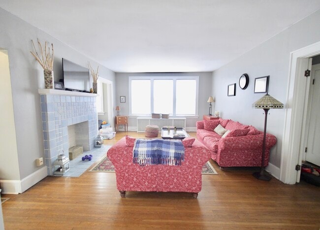 Living Room - 1234 Paxton Ave