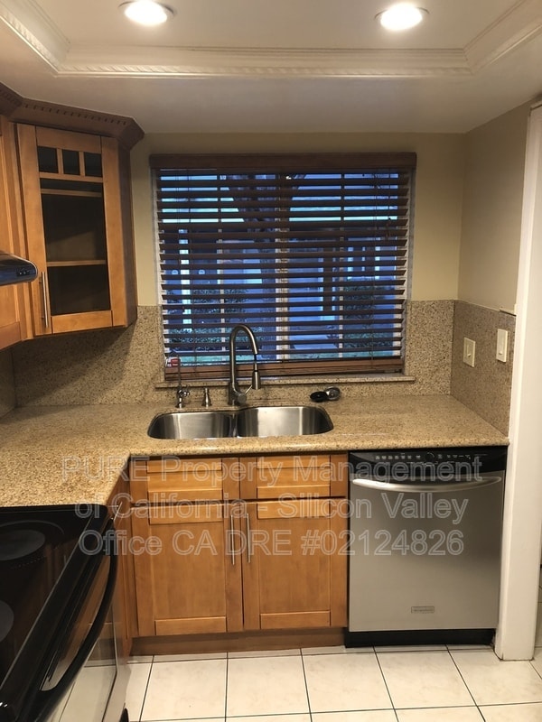 Foto del edificio - 3348 Landess Ave