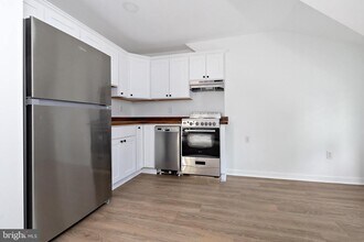 Building Photo - 129 5th Ave