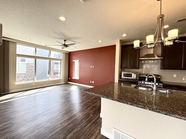 Building Photo - 65 N Rio Grand Ave