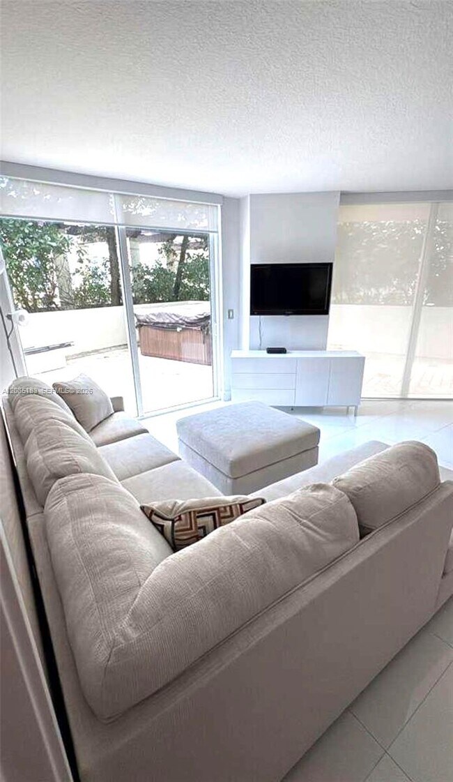 Foto del edificio - 200 Sunny Isles Blvd