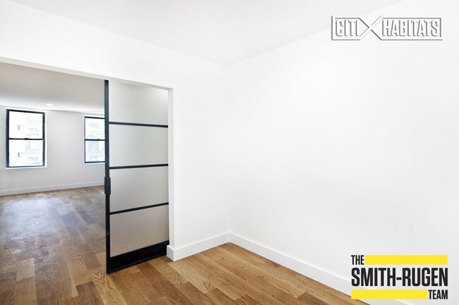 Building Photo - 333 E 5th St