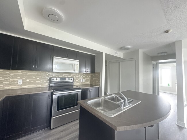 Building Photo - 321 Cresthaven Dr