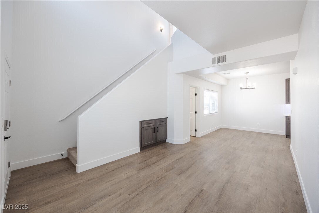 Primary Photo - 540 W Horizon Ridge Pkwy